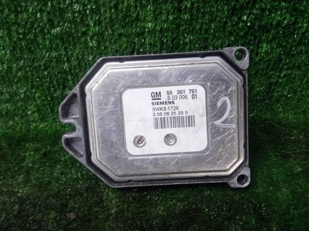 блок управления двигателем Opel Zafira A рестайлинг (2003—2006) 2004, 1.8i Z18XE, 55351751 - фото №1