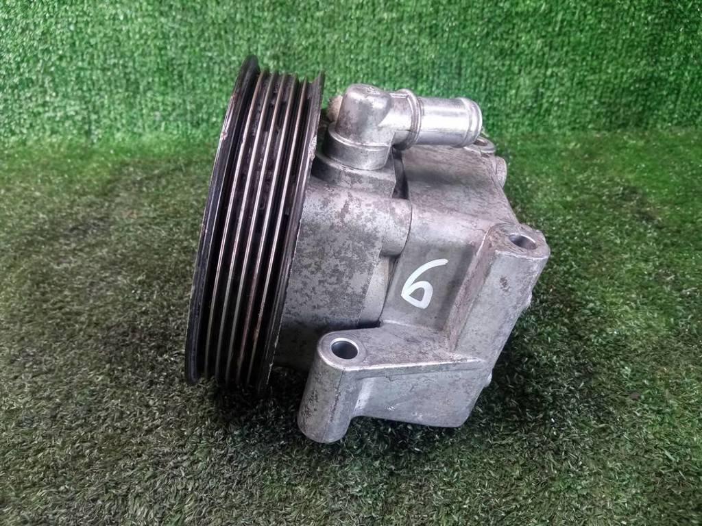 насос гидроусилителя руля Ford Focus II рестайлинг (2007—2011) 2010, 1.6i HWDA, 4M513A696AD - фото №1