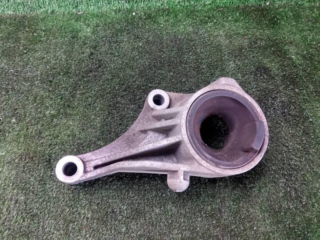 подушка крепления двигателя Opel Meriva A рестайлинг (2006—2010) 2008, 1.6i Z16XEP, 24416545 - фото №1