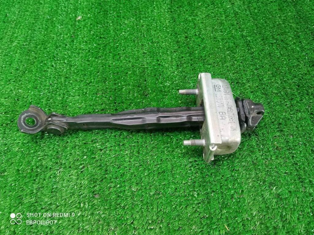 ограничитель открывания двери Opel Astra GTC J (2009—2012) 2011, 13305770 - фото №1