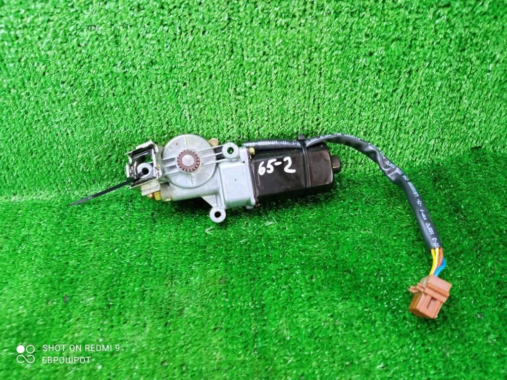 двигатель электролюка Land Rover Discovery III (2004—2009) 2008, EGQ500010 - фото №1