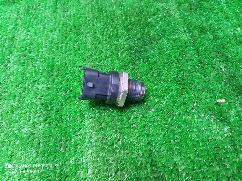 датчик давления топлива Opel Astra H рестайлинг (2006—2014) 2012, 1.3TD Z13DTH, 0281002706 - фото №1