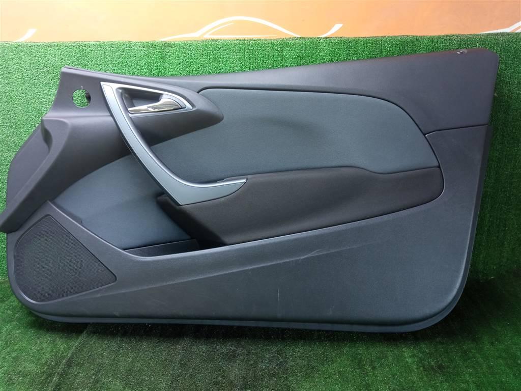 обшивка двери передняя правая Opel Astra GTC J (2009—2012) 2011, 1.6i A16XER, 13337614 - фото №1