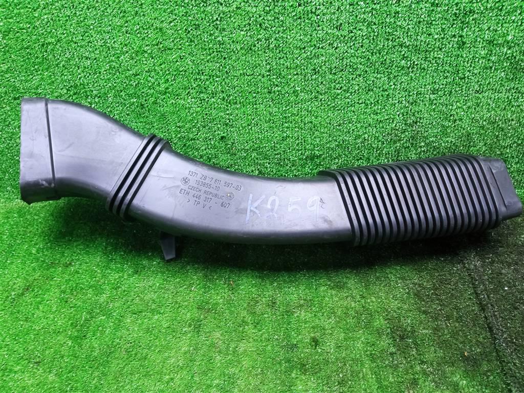 патрубок воздушного фильтра BMW 5 серия F10/F11 (2009—2013) 2011, 2.0TD N47D20C, 13717811597 - фото №1