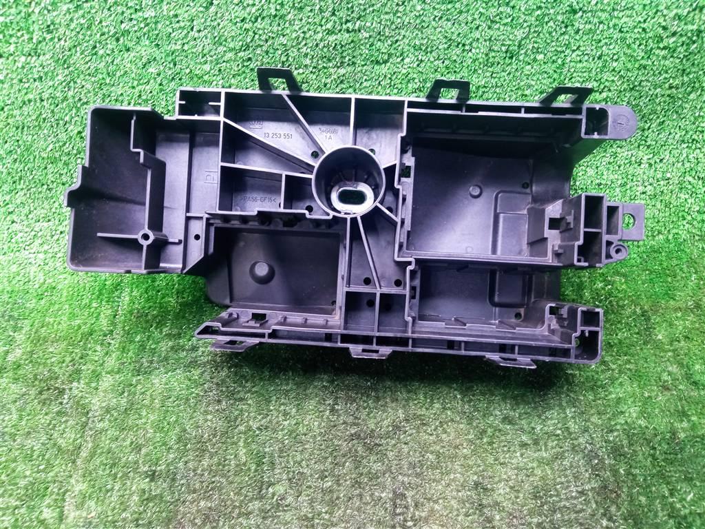 короб предохранителей Opel Insignia I (2008—2013) 2010, 13253551 - фото №1