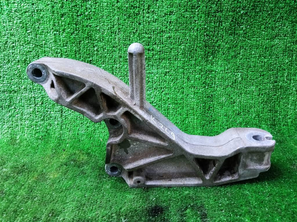 кронштейн двигателя Opel Astra H рестайлинг (2006—2014) 2012, 1.3 CDTI Z13DTH, 24459824 - фото №1