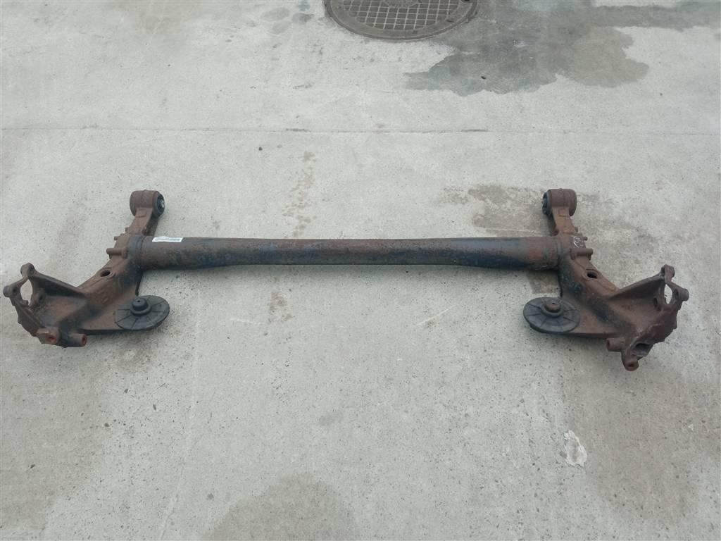 балка подвески задняя Opel Astra GTC J (2009—2012) 2011, 1.4T A14NET, 13420052 - фото №1