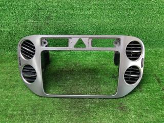 дефлектор обдува салона Volkswagen Tiguan I (2007—2011) 2009, 5M0819357