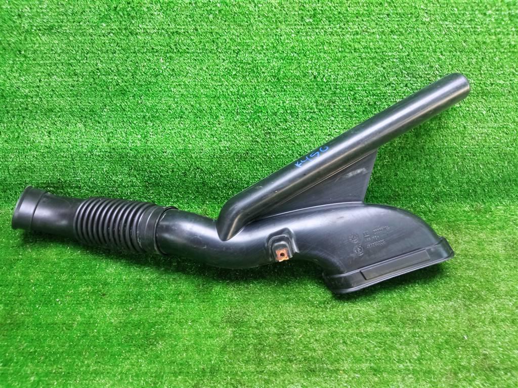 воздухозаборник Opel Corsa D (2006—2010) 2010, 1.2i Z12XEP, 55557182 - фото №1
