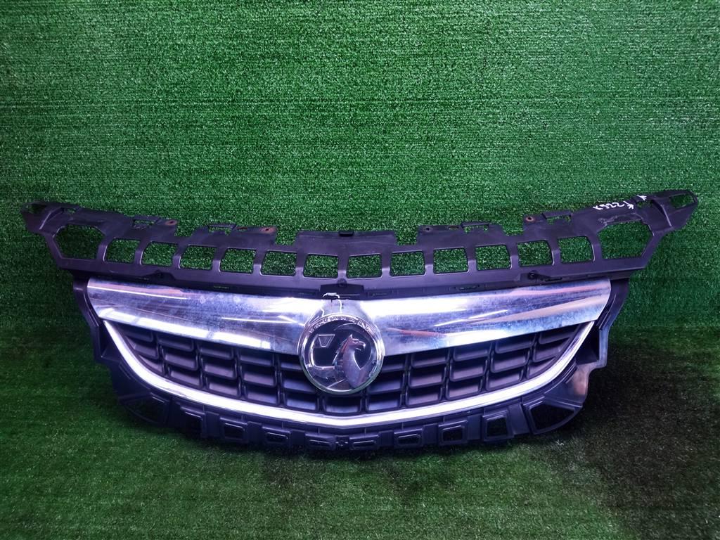 решетка радиатора Opel Astra J (2009—2012) 2010, 1.6i A16XER, 13266577 - фото №1