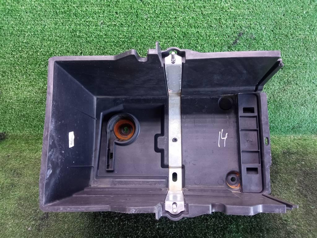 полка аккумулятора Ford Focus III (2011—2015) 2013, AM5110723AB - фото №1