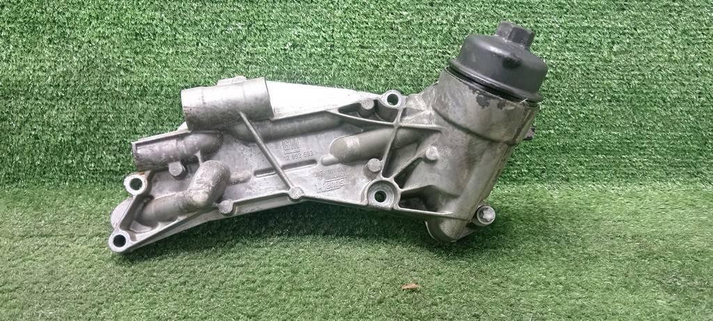 корпус масляного фильтра Opel Zafira B рестайлинг (2008—2014) 2010, 1.6i A16XER, 12992593 - фото №1