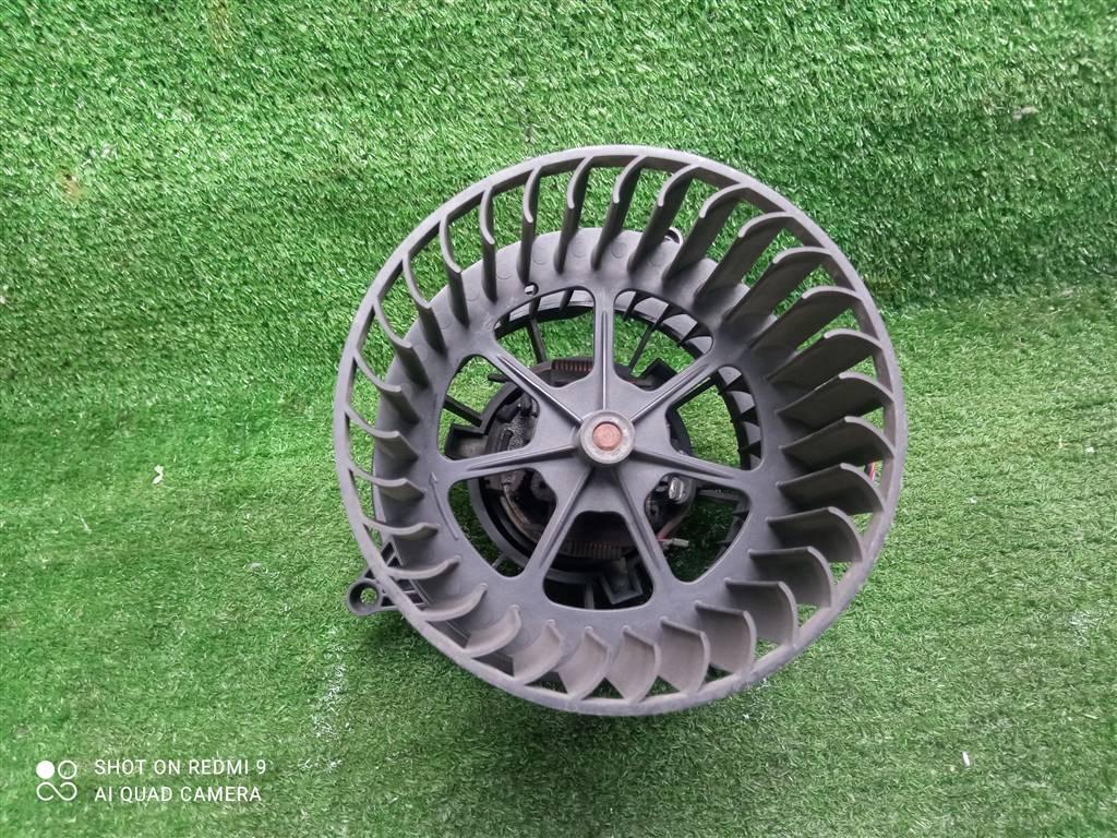 моторчик печки Ford Fusion I рестайлинг (2005—2012) 2010, 1.4i, 1252927 - фото №1