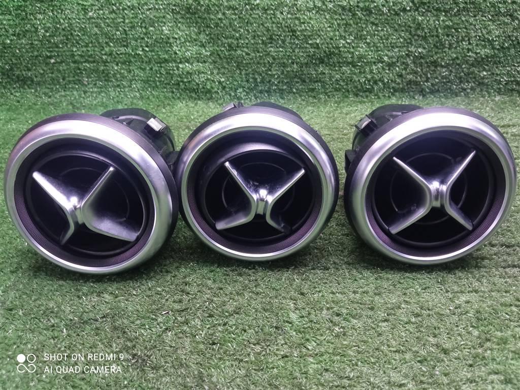 дефлектор обдува салона Mercedes-Benz A-Класс W176 (2012—2015) 2014, 2.2TD 651.930, 1768300354 - фото №1