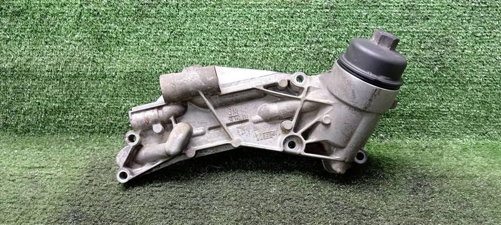 корпус масляного фильтра Opel Astra H рестайлинг (2006—2014) 2012, 1.8i Z18XER, 12992593 - фото №1