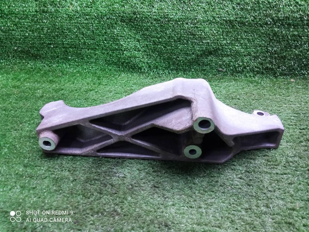 кронштейн генератора Chevrolet Captiva I (2006—2011) 2010, 2.4i LE5 103720008, 12628024 - фото №1