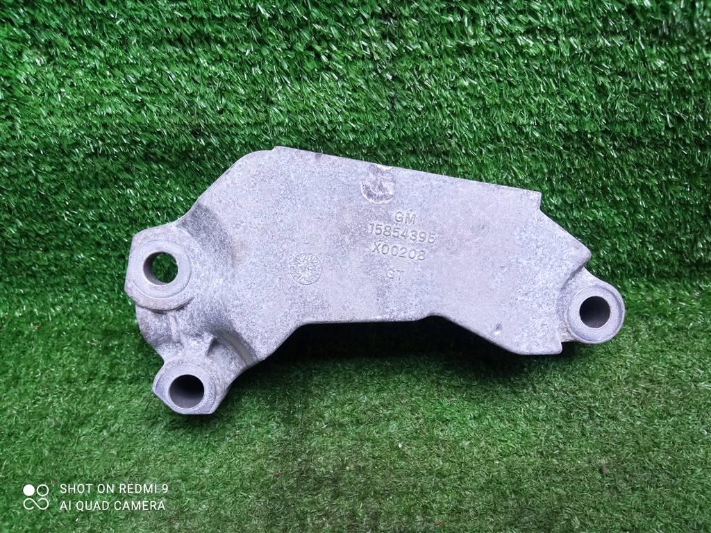 кронштейн двигателя Chevrolet Captiva I (2006—2011) 2010, 2.4i LE5 103720008, 15854396 - фото №1