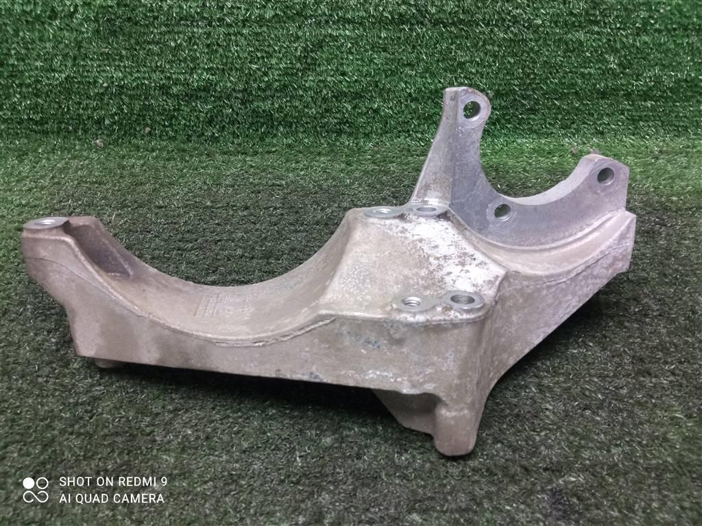 кронштейн генератора Chevrolet Captiva I (2006—2011) 2010, 2.4i LE9 131020120, 12628024 - фото №1