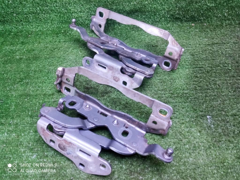 петля капота Mercedes-Benz C-Класс W204/S204 (2006—2011) 2010, 2.2TD 651.913, 2048800728 - фото №1