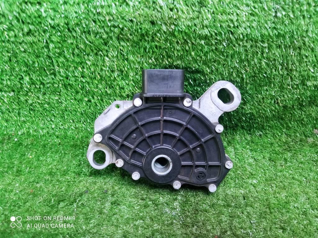 селектор АКПП Chevrolet Captiva I (2006—2011) 2010, 3.2i Z32SE, 93743010 - фото №1