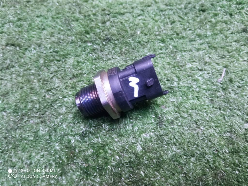 датчик давления топлива Opel Astra H рестайлинг (2006—2014) 2012, 1.3CDTI Z13DTH, 55207677 - фото №1