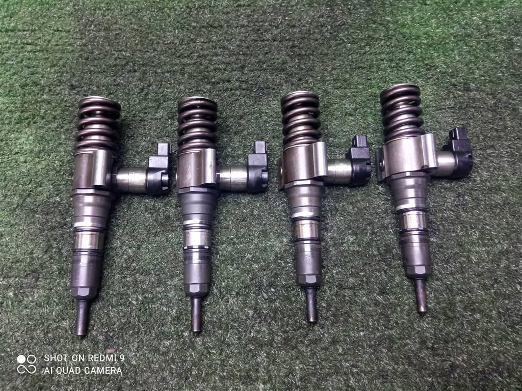 форсунка Volkswagen Passat B6 (2005—2010) 2008, 2.0TD BKP, 03G130073S - фото №1