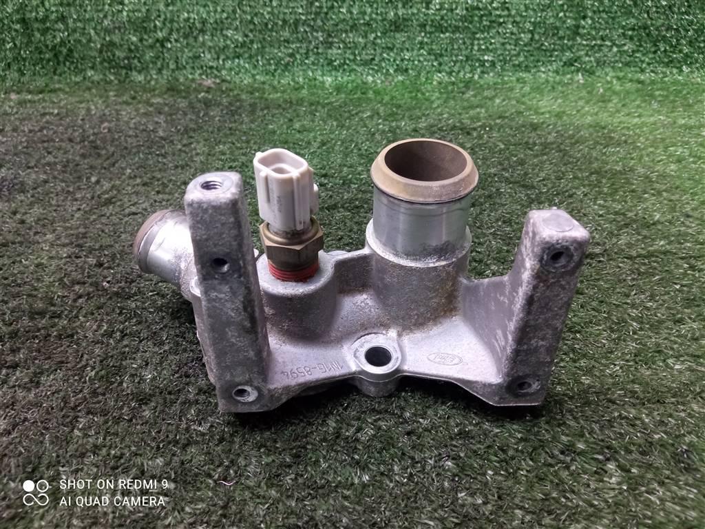 фланец (тройник) системы охлаждения Ford C-Max I рестайлинг (2007—2010) 2009, 1.6i HWDA, 1N1G8594 - фото №1