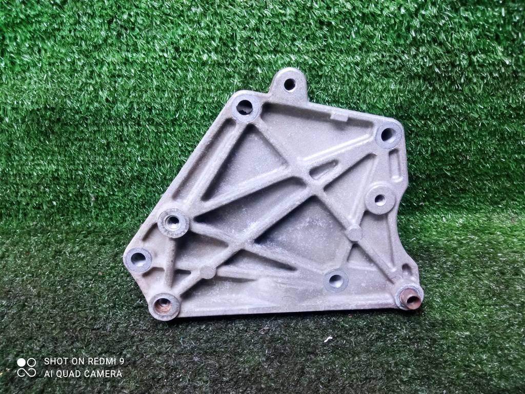 кронштейн генератора Opel Astra H рестайлинг (2006—2014) 2012, 1.3CDTI Z13DTH, 55206511 - фото №1