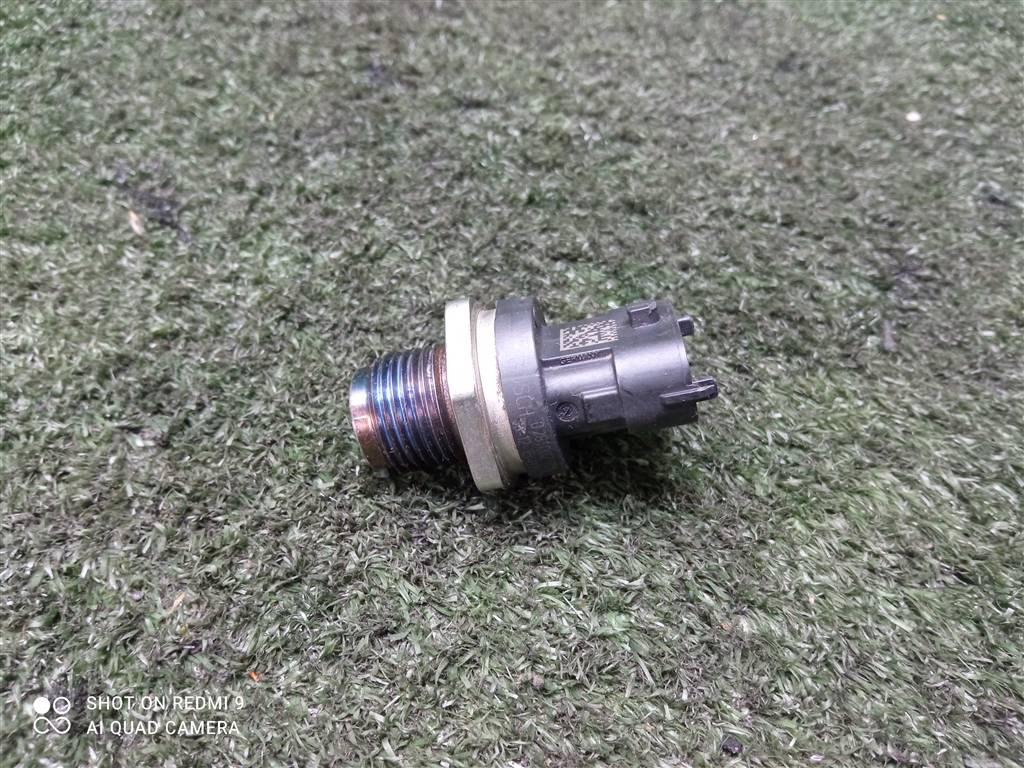 датчик давления топлива Opel Astra H рестайлинг (2006—2014) 2012, 1.3TD Z13DTH, 0281002706 - фото №1