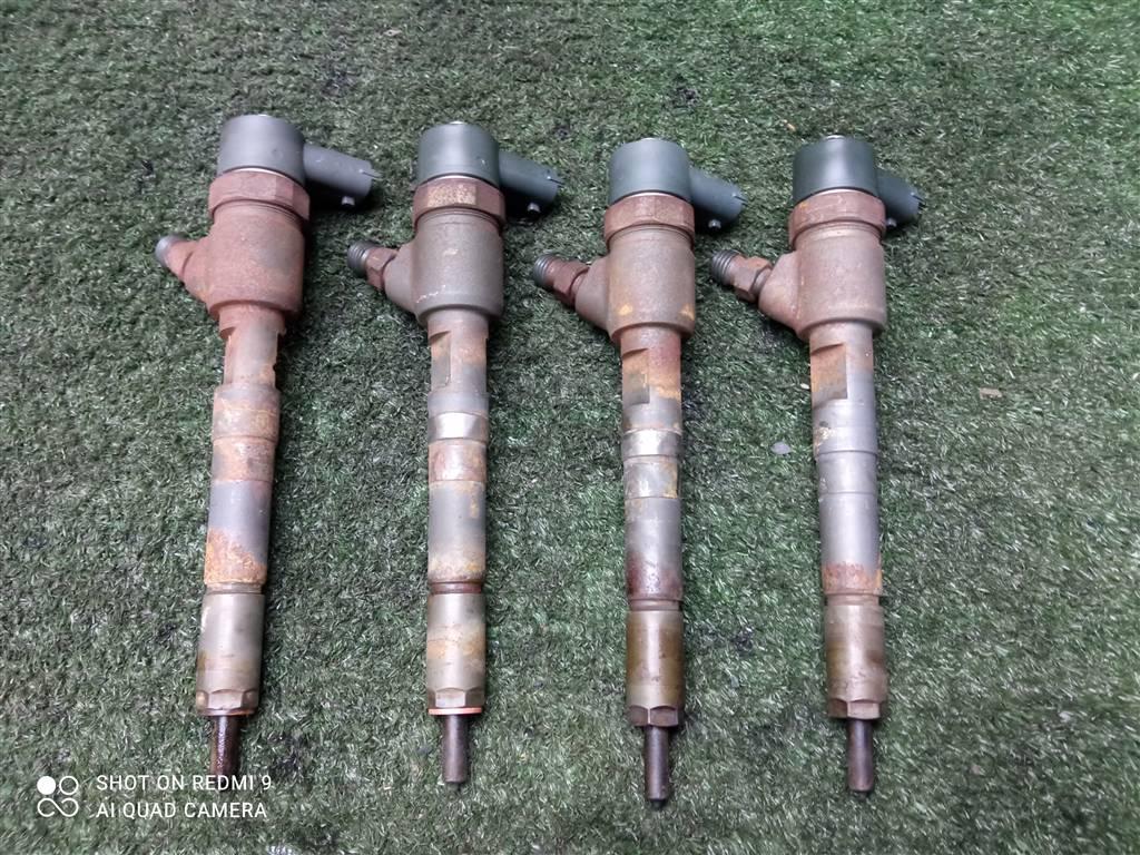 форсунка Opel Astra H рестайлинг (2006—2014) 2012, 1.3CDTI Z13DTH, 0445110183 - фото №1