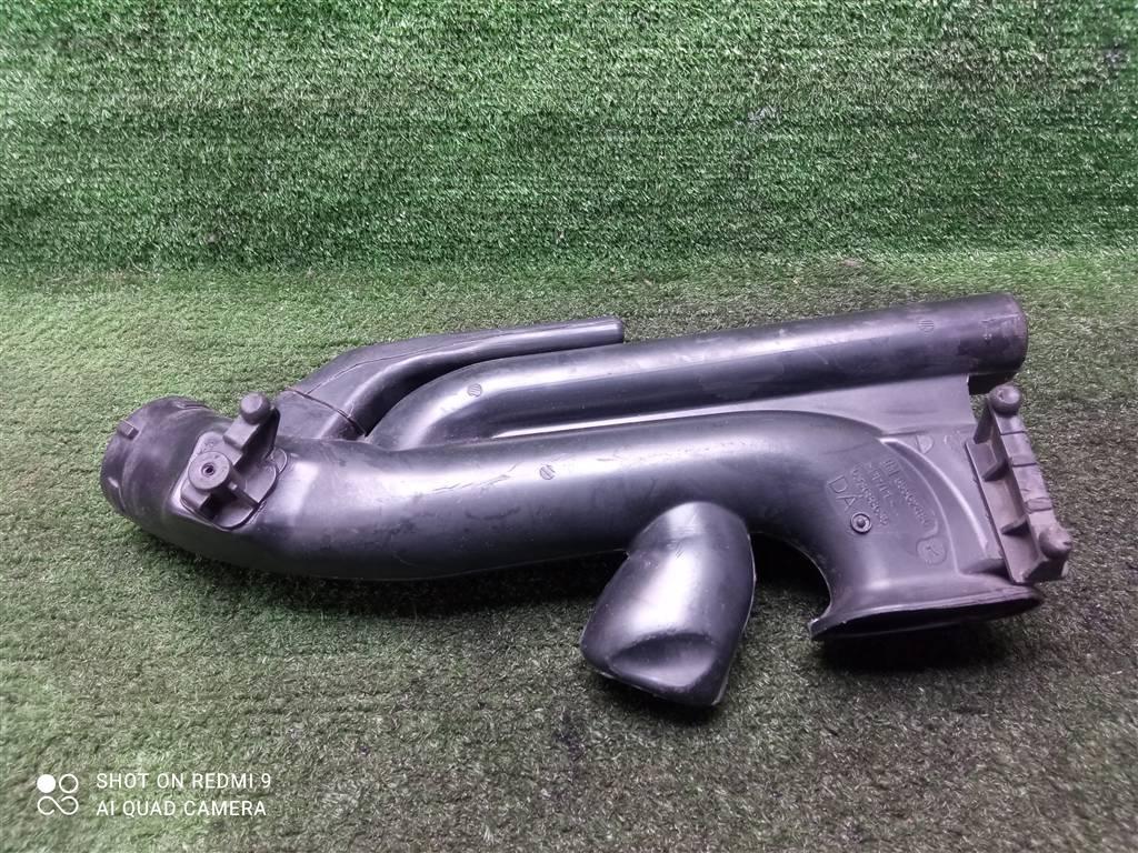 резонатор воздушного фильтра Opel Astra H рестайлинг (2006—2014) 2012, 1.8i Z18XER, 55562486 - фото №1