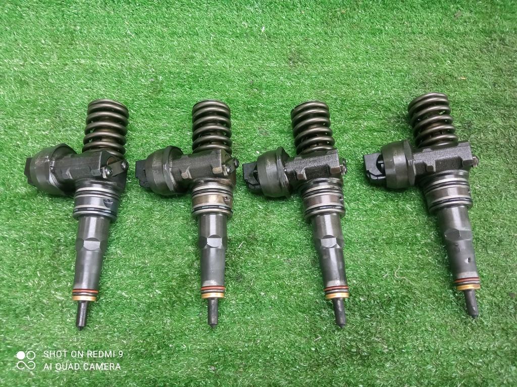 форсунка Volkswagen Touareg I рестайлинг (2006—2010) 2008, 2.5TD BAC, 070130073N - фото №1