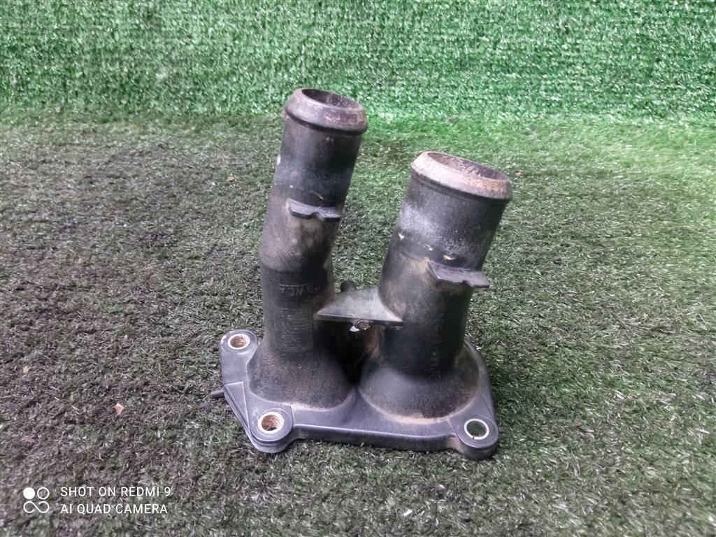 корпус термостата Ford Focus III (2011—2015) 2013, 1.6i PNDA, 2S6G9K478BD - фото №1