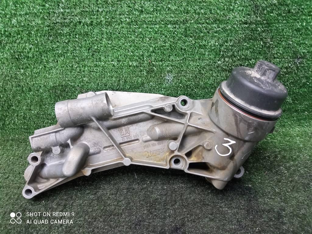 корпус масляного фильтра Opel Astra H рестайлинг (2006—2014) 2012, 1.8i Z18XER, 12992593 - фото №1