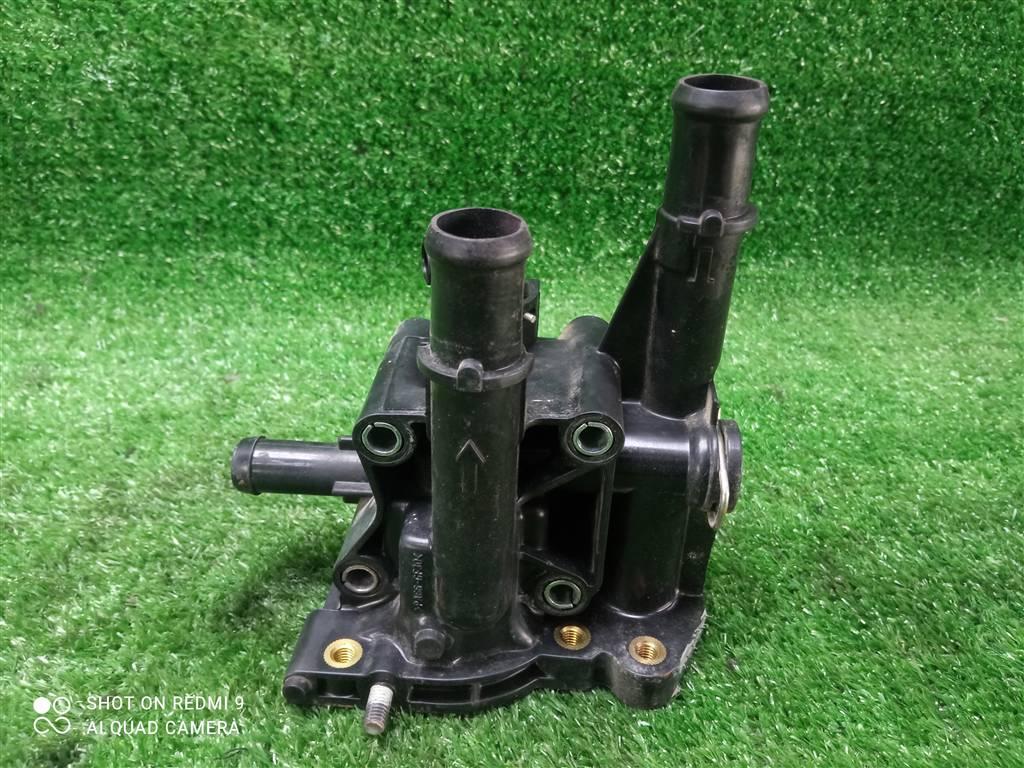 корпус термостата Opel Astra H рестайлинг (2006—2014) 2012, 1.8i Z18XER, 55353311 - фото №1