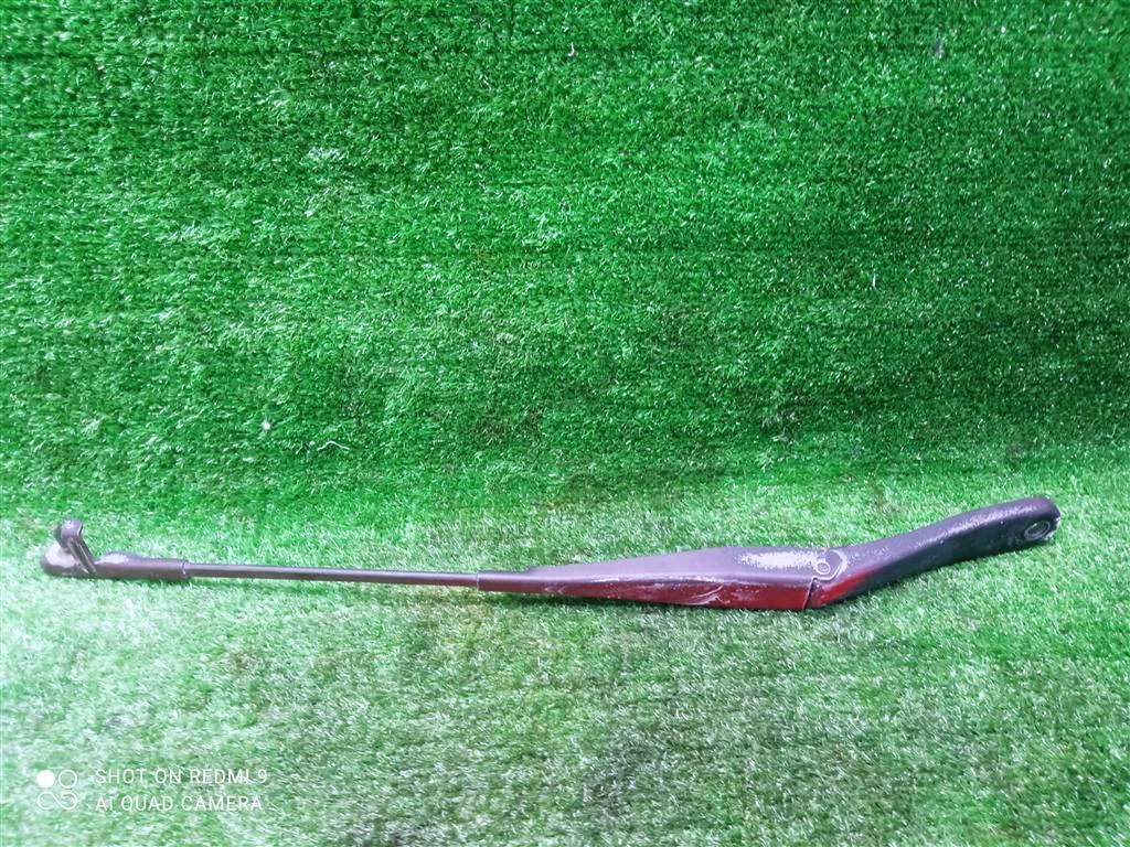 щеткодержатель (поводок стеклоочистителя, дворник) Opel Astra H рестайлинг (2006—2014) 2012, 1.6i Z16XER, 13111219 - фото №1