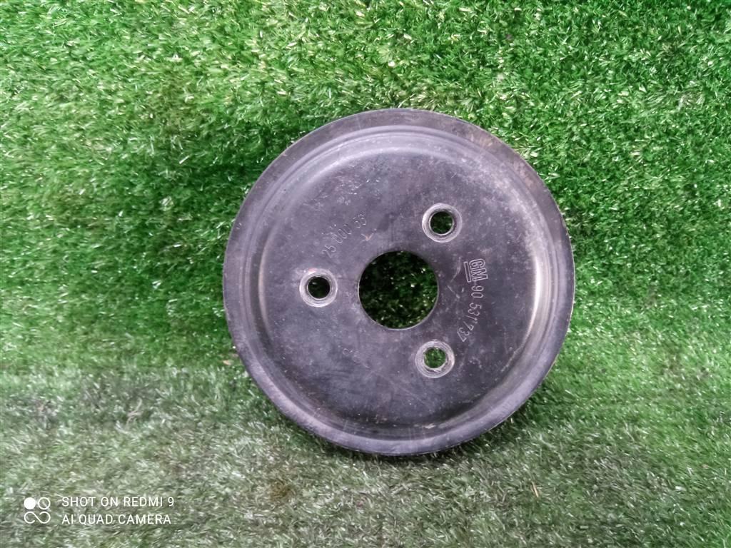 шкив помпы Opel Corsa D рестайлинг (2010—2011) 2010, 1.2i Z12XEP, 90531737 - фото №1