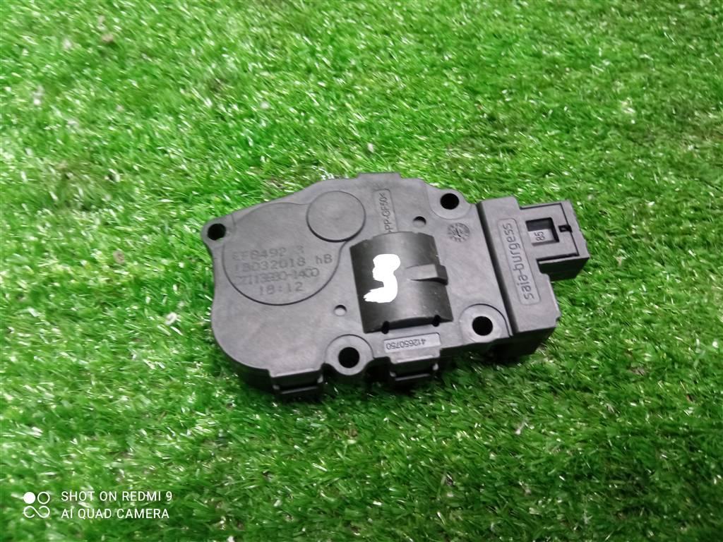 моторчик заслонки печки BMW X1 F48 (2015—2019) 2018, 2.0T B48A20A, 64119321034 - фото №1