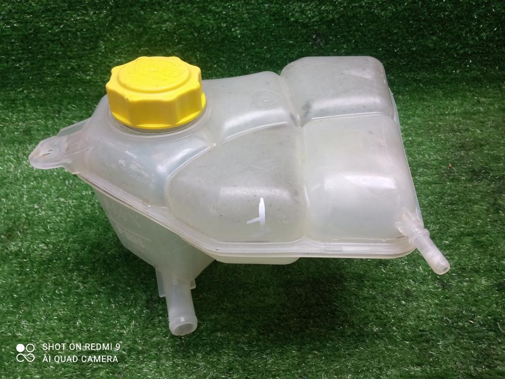 бачок расширительный Ford Fusion I рестайлинг (2005—2012) 2010, 1.4i, 2S6H8K218BE - фото №1