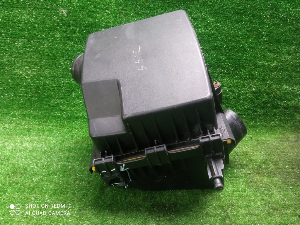 корпус воздушного фильтра Opel Corsa D (2006—2010) 2010, 1.4i Z14XEP, 55557185 - фото №1