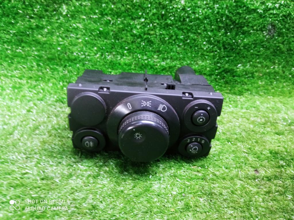 переключатель света Opel Astra H рестайлинг (2006—2014) 2010, 1.8i Z18XER, 13100136 - фото №1