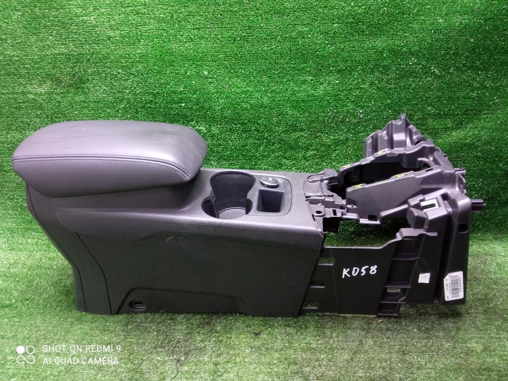 подлокотник Ford Focus III (2011—2015) 2012, BM51A045M62 - фото №1
