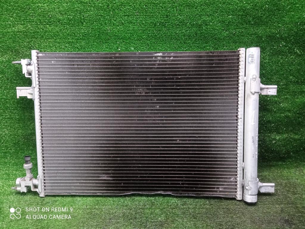 радиатор кондиционера Chevrolet Cruze I (2009—2012) 2012, 1.6i F16D4, 39010911 - фото №1