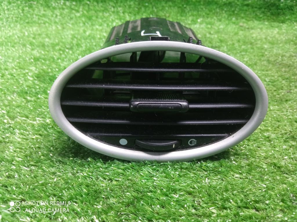 дефлектор обдува салона Ford Focus II рестайлинг (2007—2011) 2009, 2.0i AODA, 1677037 - фото №1