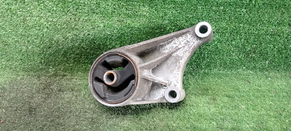 подушка крепления двигателя Opel Astra H рестайлинг (2006—2014) 2008, 1.6i Z16XER, 24459803 - фото №1