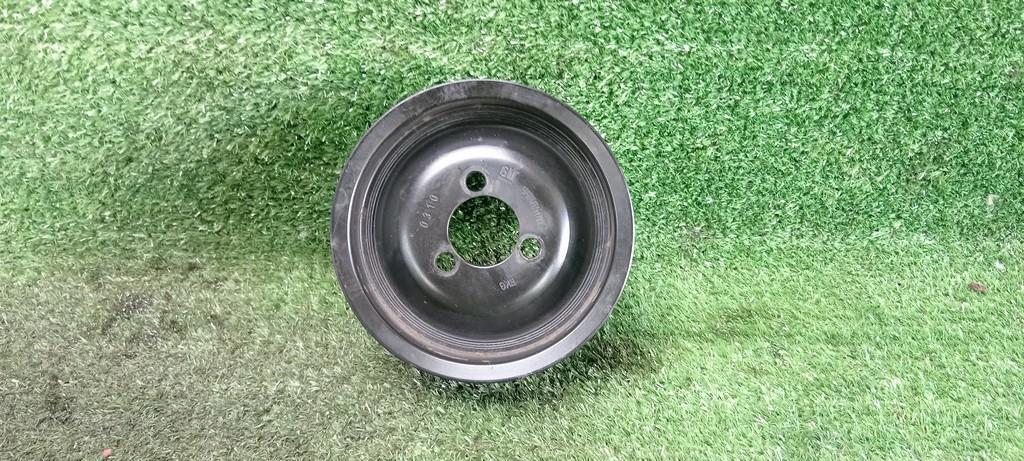 шкив помпы Opel Astra J рестайлинг (2012—2018) 2013, 1.6i A16XER, 55565004 - фото №1