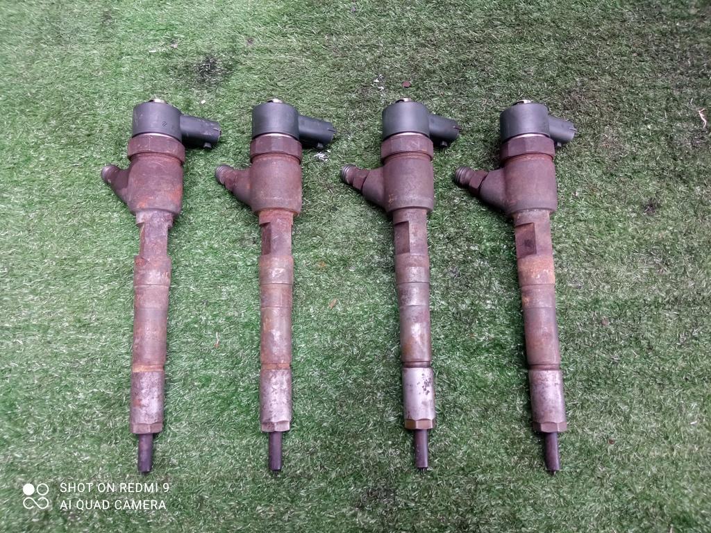 форсунка Opel Astra H рестайлинг (2006—2014) 2011, 1.3CDTI Z13DTH, 0445110083 - фото №1