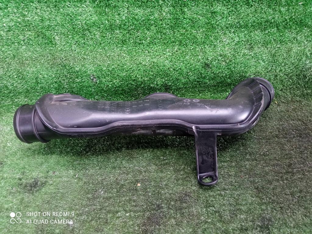 патрубок интеркулера Volkswagen Passat B6 (2005—2010) 2009, 2.0TFSI BPY, 1K0145792 - фото №1
