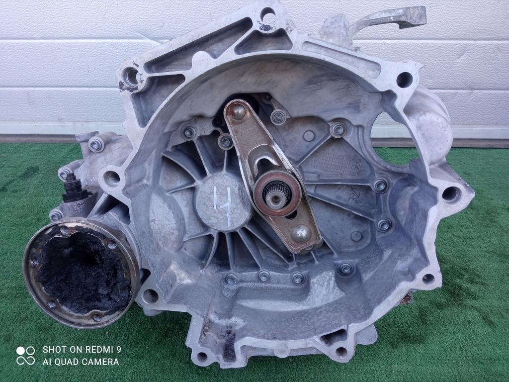 КПП механическая (МКПП) Volkswagen Polo V рестайлинг (2015—2020) 2016, 1.6i CFN, 02T300048L - фото №1