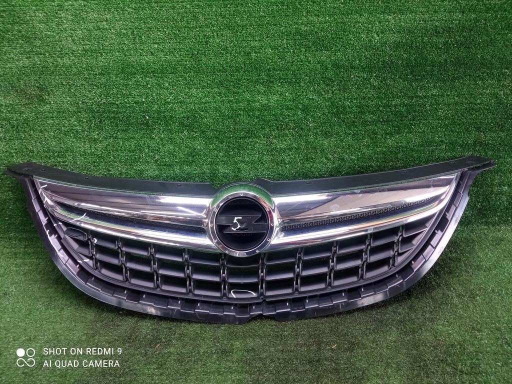 решетка радиатора Opel Zafira C (2011—2016) 2014, 1.4T A14NET, 13300698 - фото №1